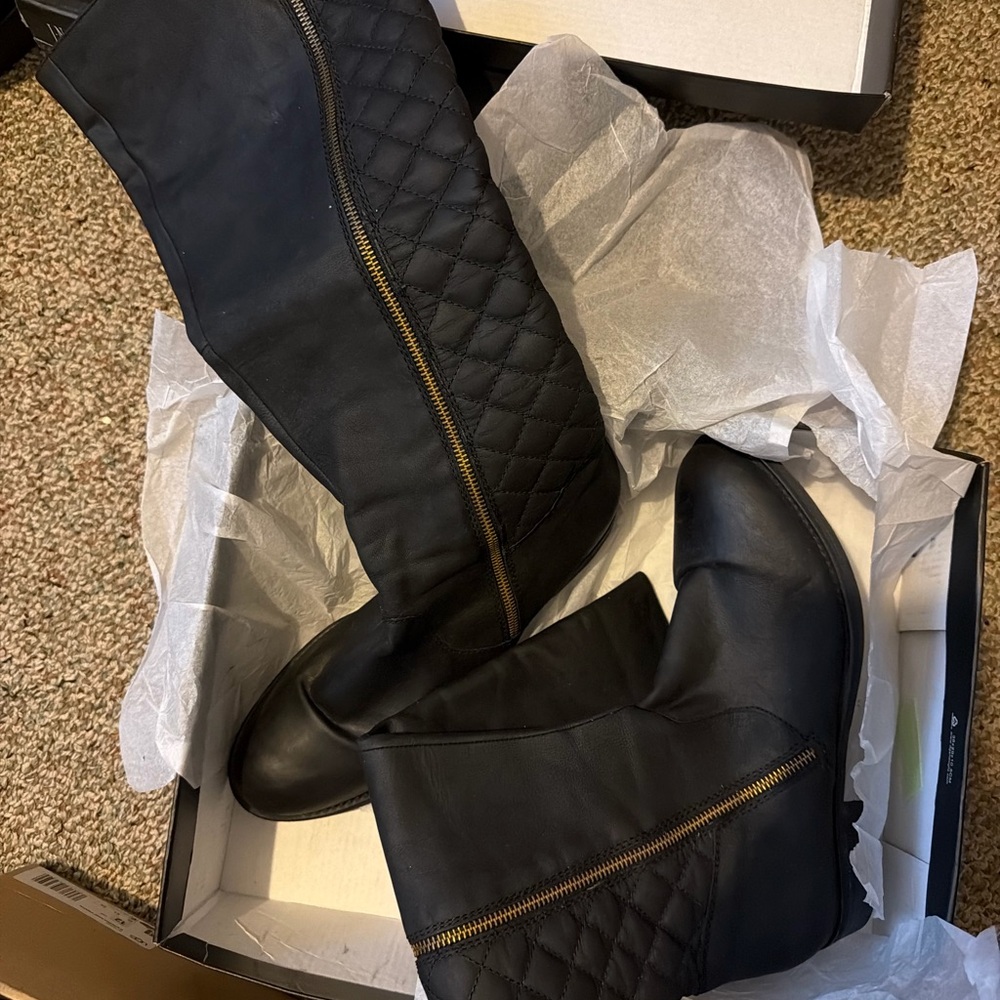 Steve Madden Black Heeled Boots with Gold Zipper